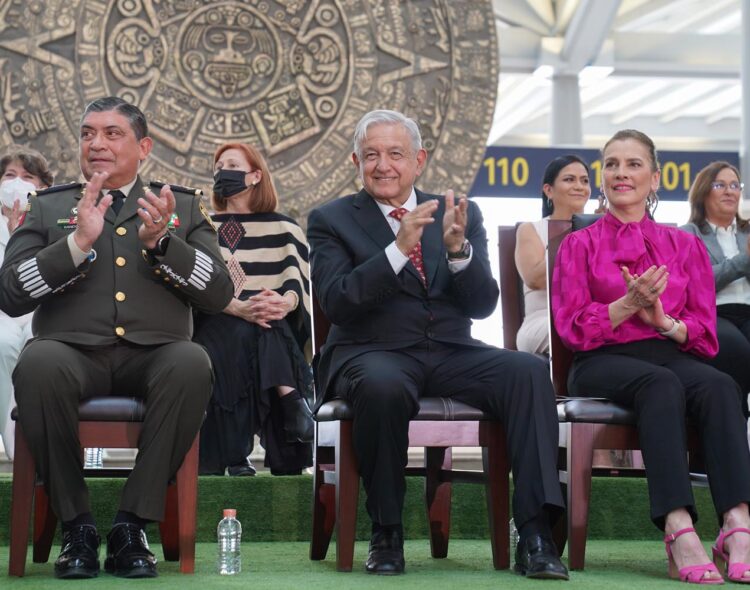 Inicia operaciones Aeropuerto Internacional Felipe Ángeles; “misión cumplida”, afirma presidente