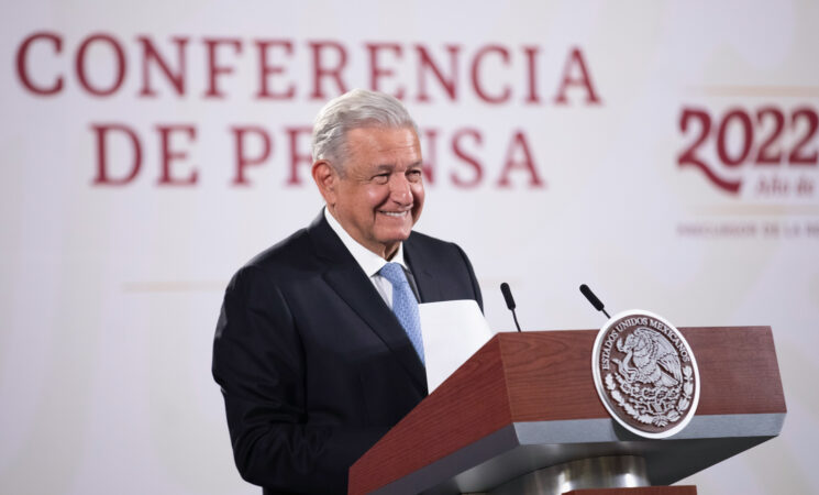 La Escuela es Nuestra garantizará horario extendido y alimentos en planteles de educación básica