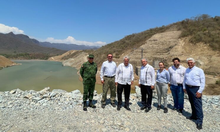 Presidente supervisa obras de infraestructura que beneficiarán a estados del norte del país