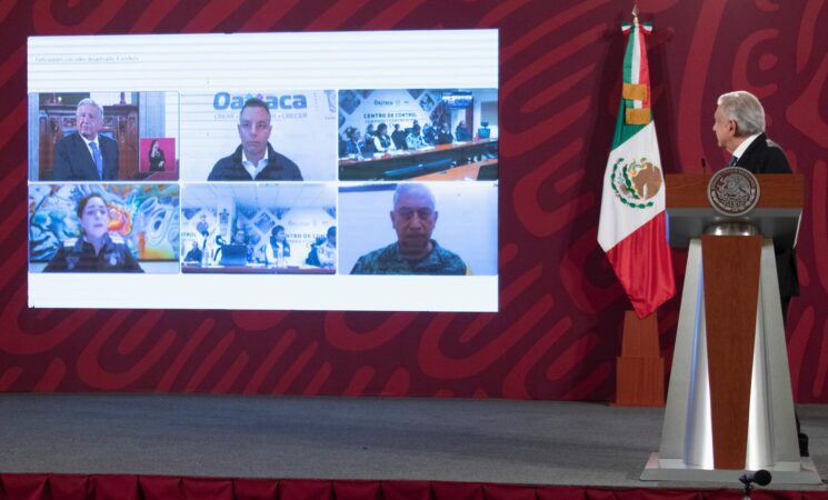 Gobierno federal atiende a personas damnificadas por huracán Agatha: presidente; apoyos se distribuirán con respeto a periodo electoral