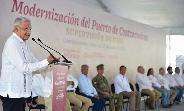 Tren Interoceánico del Istmo de Tehuantepec se concluirá este año, anuncia presidente; modernización de puertos impulsará comercio con Asia