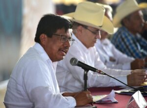 Adelfo RegIno Montes, director general del Instituto Nacional de Pueblos Indígenas