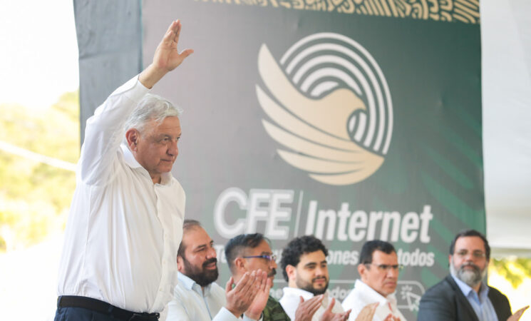 26.08.22 Versión estenográfica. Encuentro con trabajadores de CFE e Internet para Todos, desde Veracruz