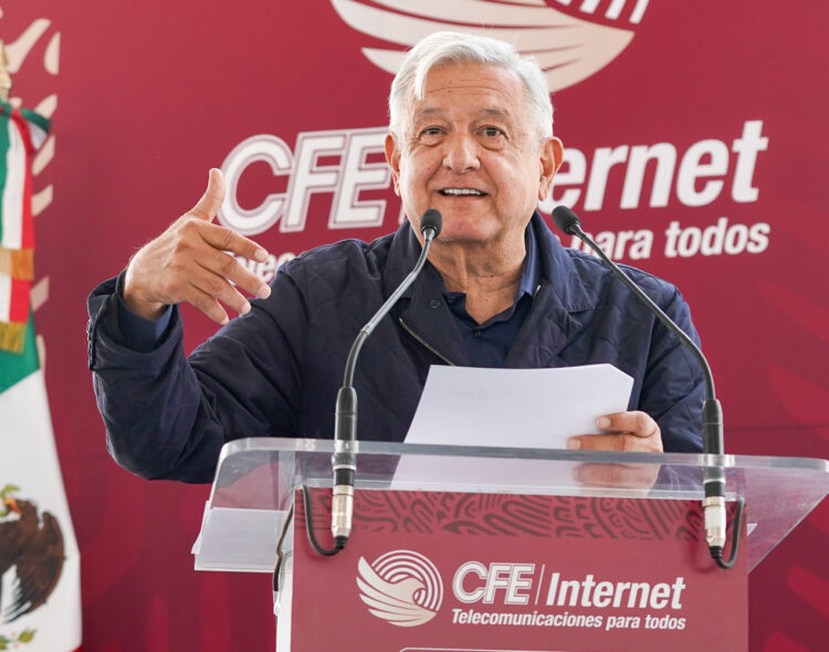 27.08.22 Versión estenográfica. Encuentro con trabajadores de CFE e Internet para Todos, desde el Estado de México