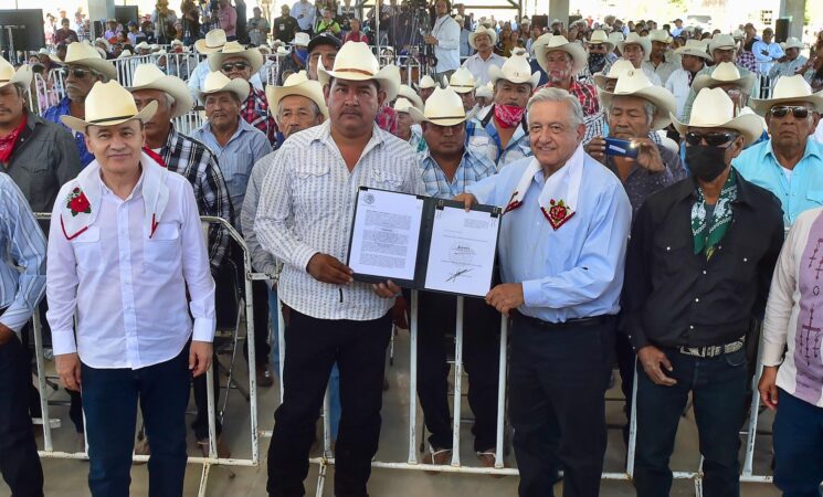 Gobierno federal restituye casi 30 mil hectáreas de tierra al pueblo yaqui; continuarán acciones de justicia: presidente