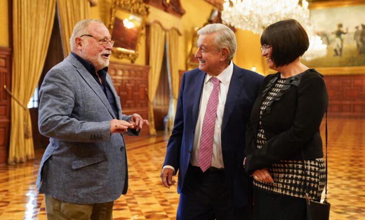 Presidente recibe en Palacio Nacional a Fernando Savater