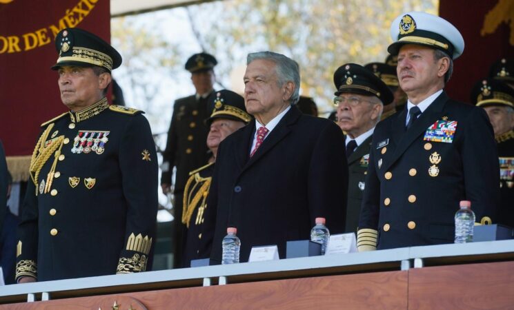 Presidente participa en Bicentenario del Heroico Colegio Militar