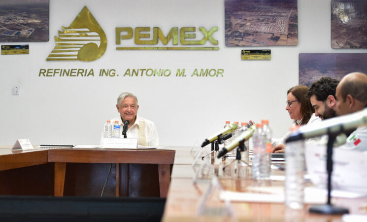 “¡La soberanía energética va!”, afirma presidente en gira de supervisión de refinerías