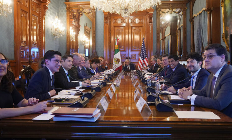 Dialogan gobiernos de México y Estados Unidos sobre migración; cooperación y trato humanitario, ejes de la política bilateral: presidente