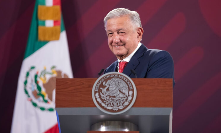 Presidente anuncia mejora en sistemas de transporte y salud del Estado de México; alista incorporación al programa IMSS Bienestar