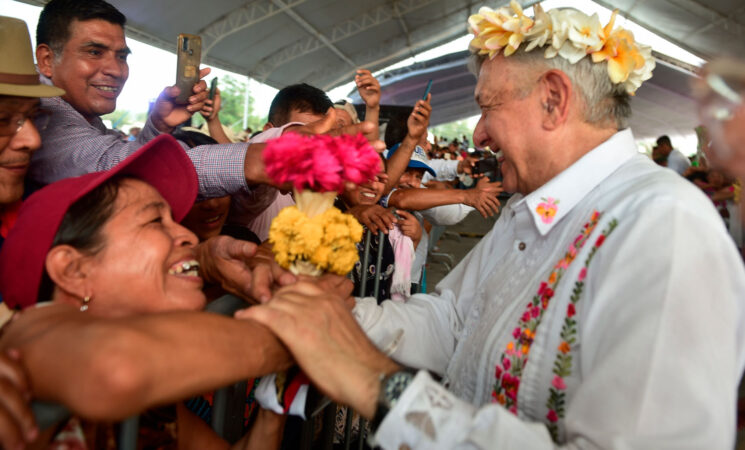 Presidente refrenda compromiso de brindar cobertura de internet gratuito en todo el país