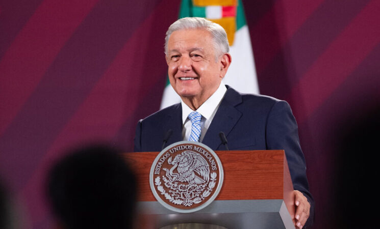 Gobierno de México alista informe sobre rescate del ISSSTE: presidente; “estamos regresando a hacer público lo público”, afirma