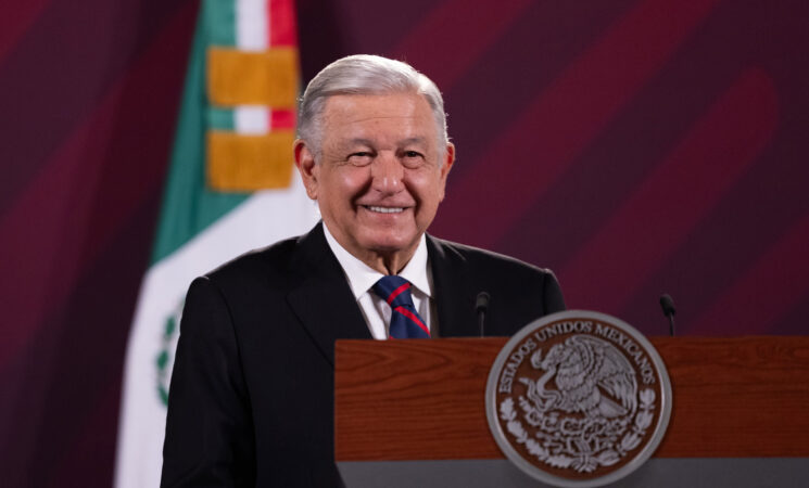 Presidente llama a revalorar historia y culturas de México; INAH implementa programa de mejoramiento en Cobá