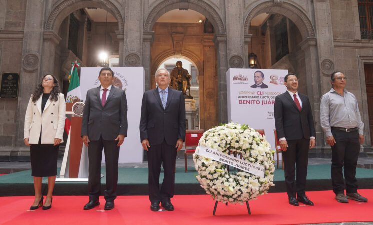 Presidente homenajea a Benito Juárez en su 151 Aniversario Luctuoso