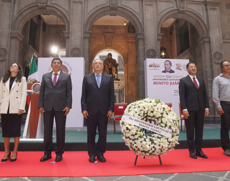 Presidente homenajea a Benito Juárez en su 151 Aniversario Luctuoso