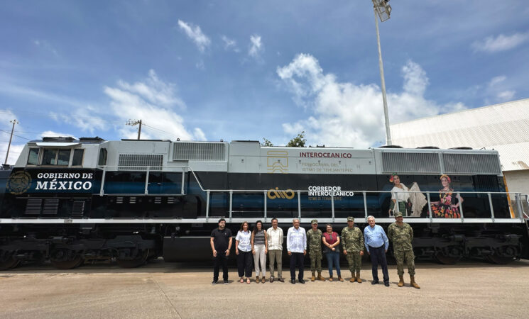 Presidente concluye supervisión de proyectos en el Istmo; presenta primera locomotora del Tren Interoceánico