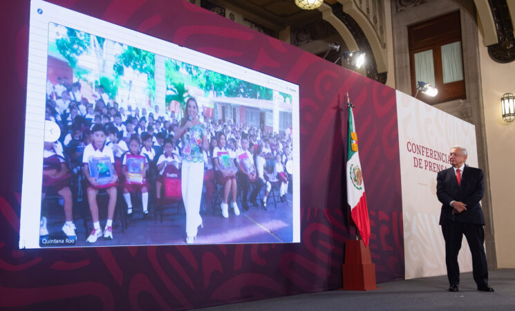 Presidente celebra inicio del ciclo escolar 2023-2024 de educación básica; gobierno distribuye 96.5 millones de libros de texto gratuitos