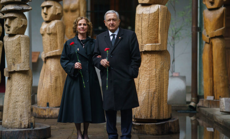 Presidente asiste a acto conmemorativo ciudadano por el 50 aniversario del golpe de Estado en Chile