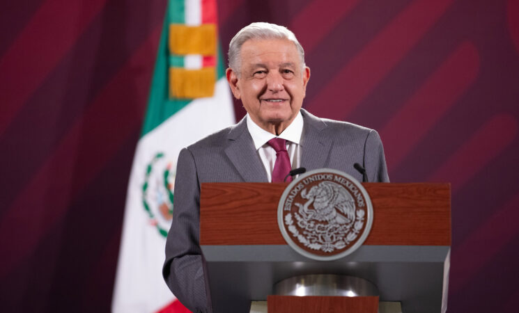 Gobierno de México trabaja para garantizar paz y tranquilidad en Zacatecas y Nuevo León, afirma presidente