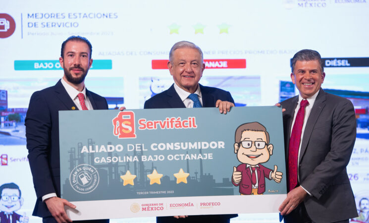 Gobierno reconoce aliados de los consumidores a cadena de supermercados y franquicias gasolineras; ofrecieron mejores precios en tercer trimestre