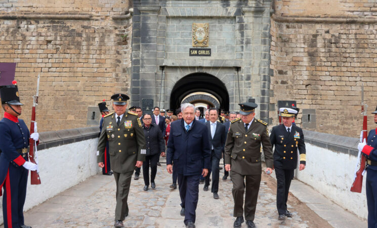 Presidente conmemora Bicentenario del Heroico Colegio Militar en Veracruz