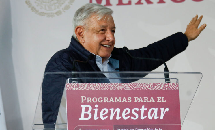 Más de un millón de maestros y maestras serán basificados en el Gobierno de la 4T: presidente