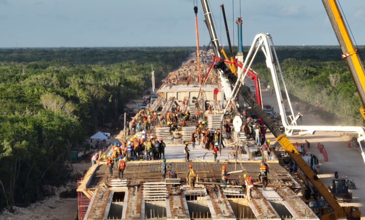 Presidente reconoce contribución de trabajadores de la construcción mexicanos a consolidación del Tren Maya