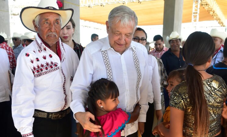 Distrito de riego del pueblo yaqui será inaugurado en junio de 2024; presidente entrega objetos sagrados repatriados