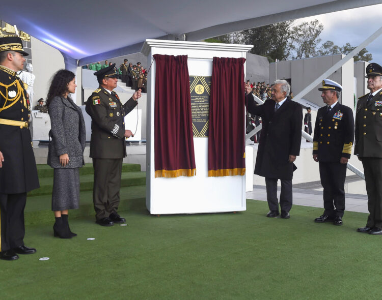 Presidente clausura festejos por Bicentenario del Heroico Colegio Militar; Fuerzas Armadas cumplen misiones fundamentales en la 4T