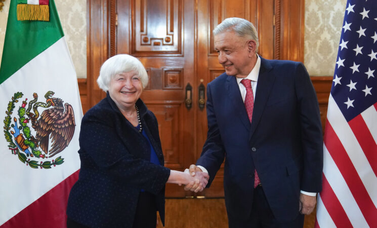 Presidente sostiene reunión con secretaria del Tesoro de Estados Unidos en Palacio Nacional