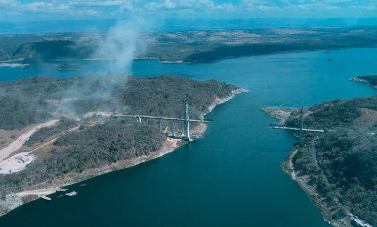 Presidente supervisa construcción de puentes La Concordia y Rizo de Oro en Chiapas