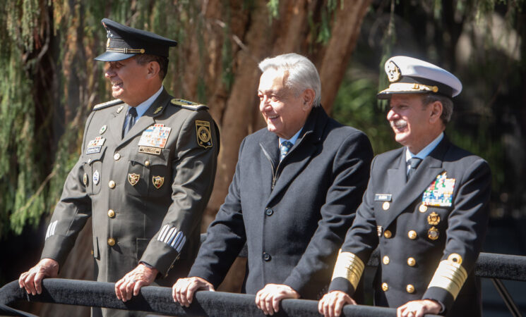 Presidente encabeza 111 Aniversario de la Marcha de la Lealtad