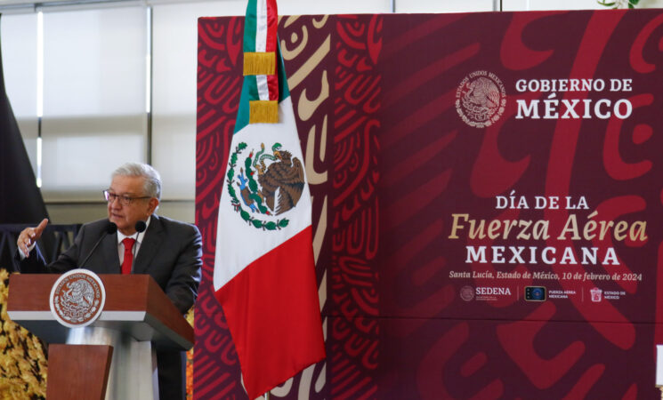 Presidente reconoce a la Fuerza Aérea Mexicana por acciones en beneficio del pueblo a 109 años de fundación