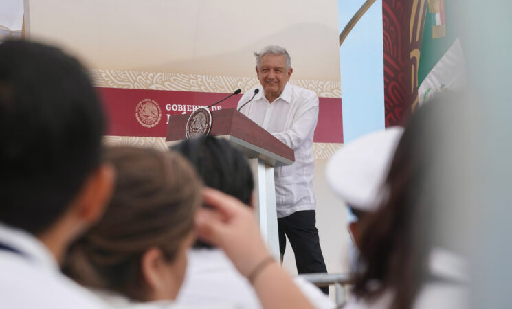 Presidente inaugura rompeolas del Puerto de Salina Cruz en Oaxaca