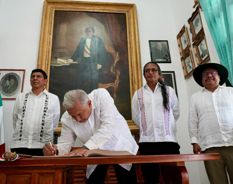 Benito Juárez todavía gobierna con su ejemplo: presidente; es modelo de servidor público, afirma