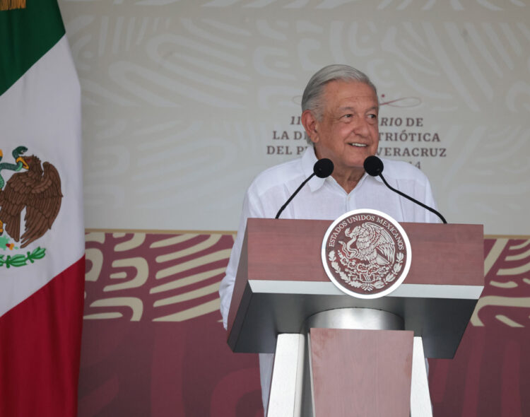 México seguirá siendo país libre, independiente y soberano, afirma presidente en 110 Aniversario de la Defensa Patriótica del Puerto de Veracruz