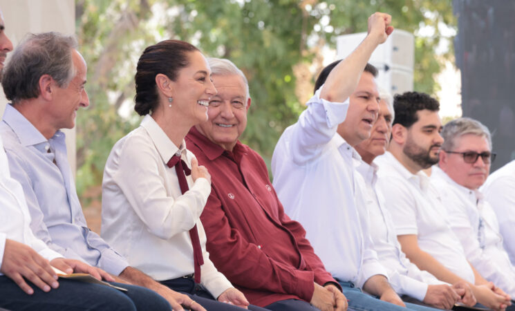 Gobierno de primera presidenta de México marca una nueva etapa: presidente; constata avances de Agua Saludable para La Laguna