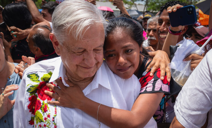 Regularización de la vivienda es justicia social, afirma presidente en Huatulco