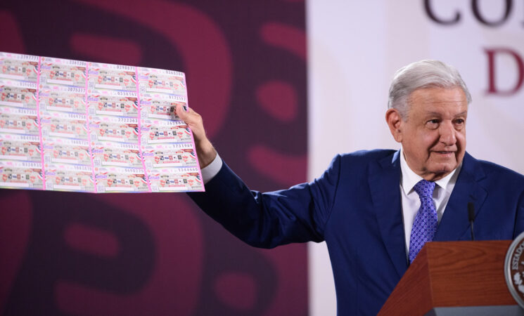 Presidente invita al pueblo a comprar cachitos de sorteo del 15 de septiembre de la Lotería Nacional