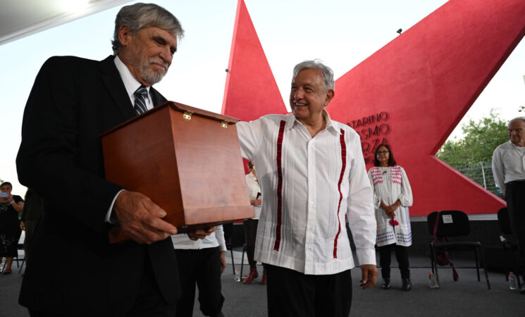 Presidente constata depósito de restos del revolucionario Catarino Garza Rodríguez en Matamoros, Tamaulipas