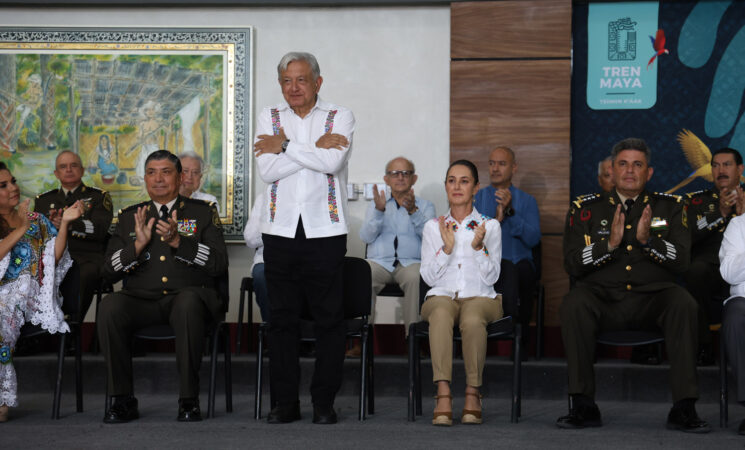 Presidente entrega en Chetumal obra completa del Tren Maya; “la más importante del mundo en los últimos tiempos”, afirma